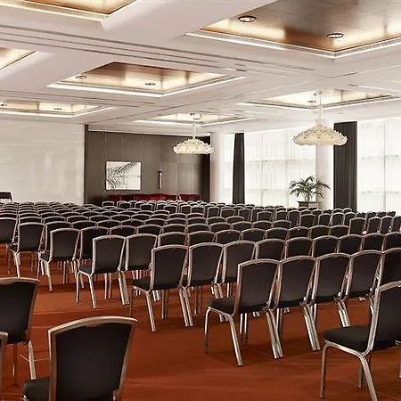 Готель Sheraton &