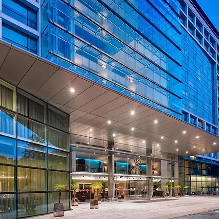 Готель Sheraton &