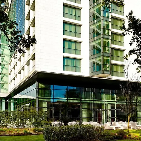 Sheraton & Готель Порту