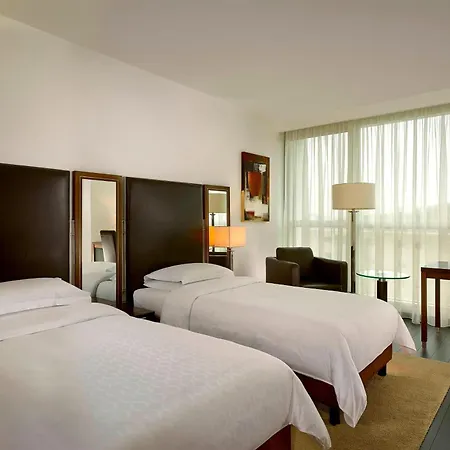 Готель Sheraton & 5*