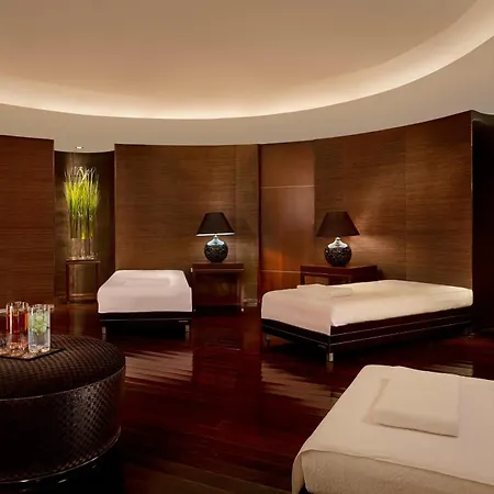 Готель Sheraton &