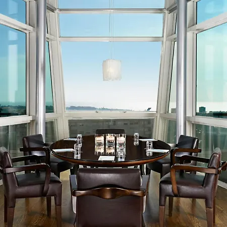 Готель Sheraton & 5*