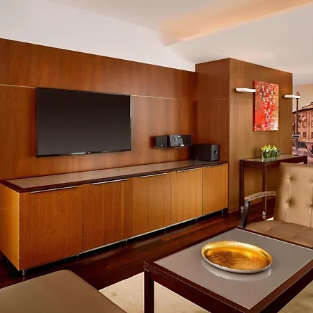 Готель Sheraton &