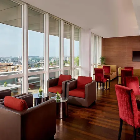 Sheraton & Готель Порту