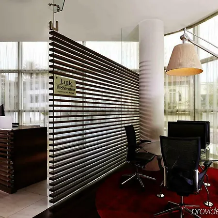 Готель Sheraton & 5*